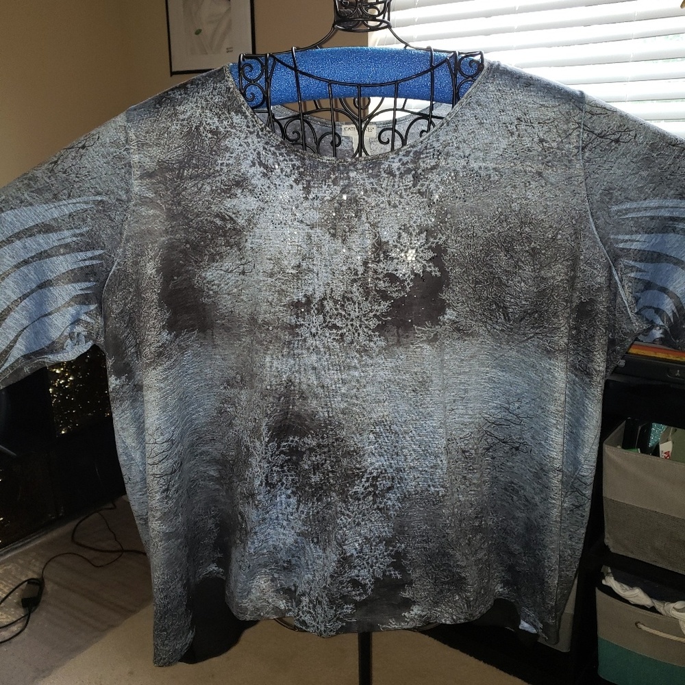 Catherines top with flowing back